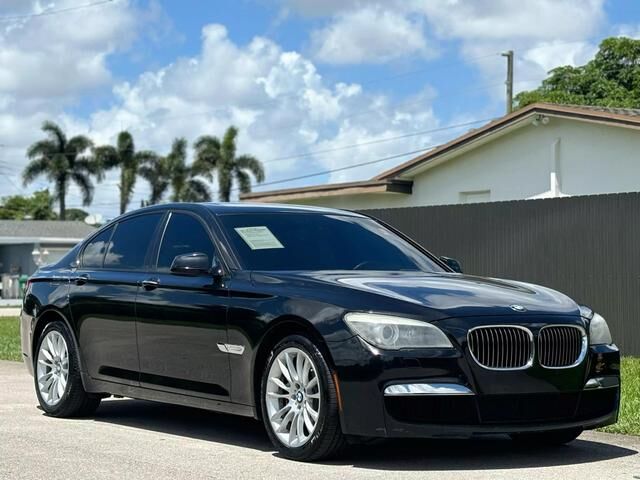 BMW 740i