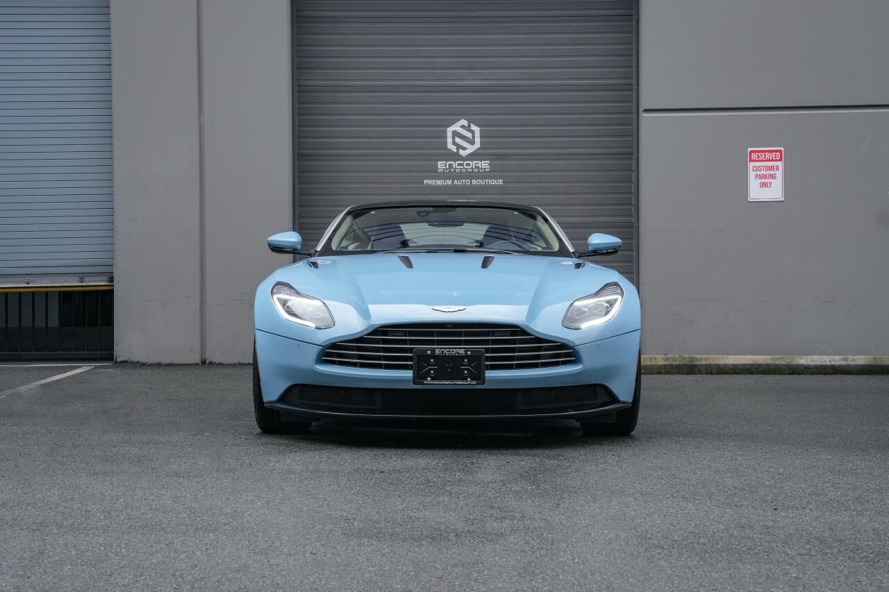 Aston Martin DB11
