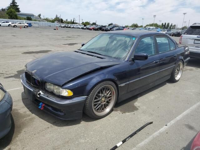 BMW 740i