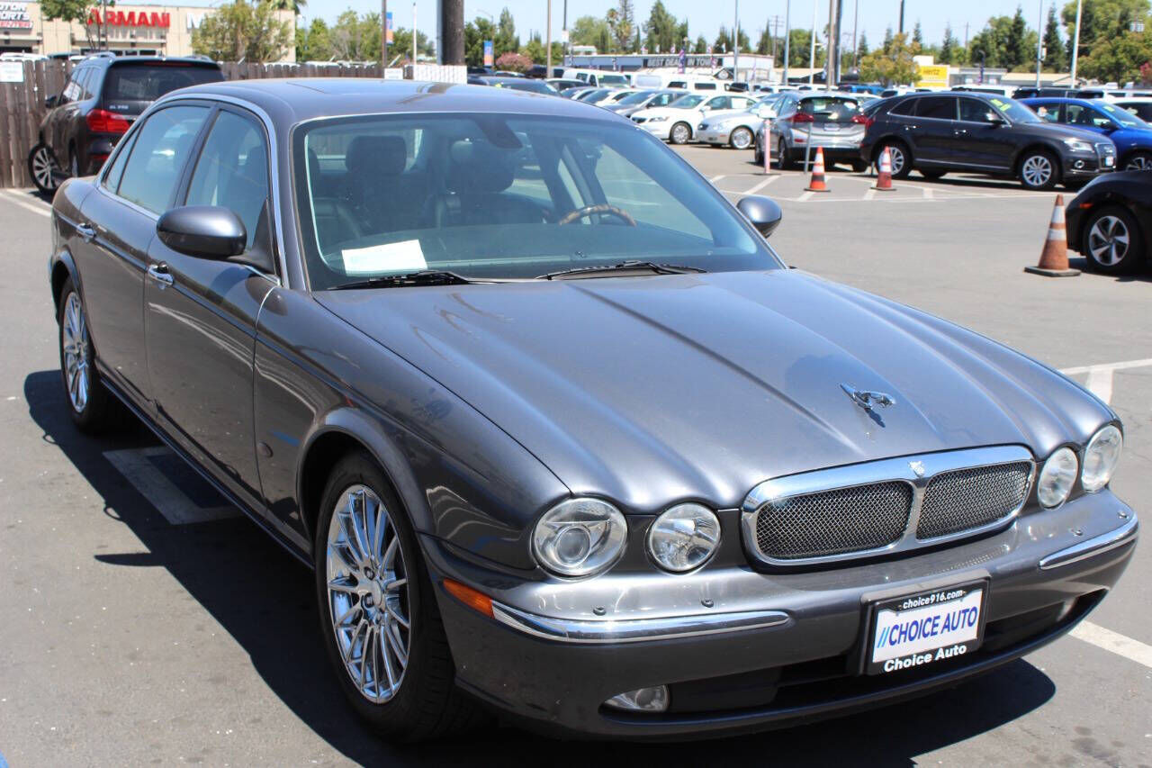 Jaguar XJ