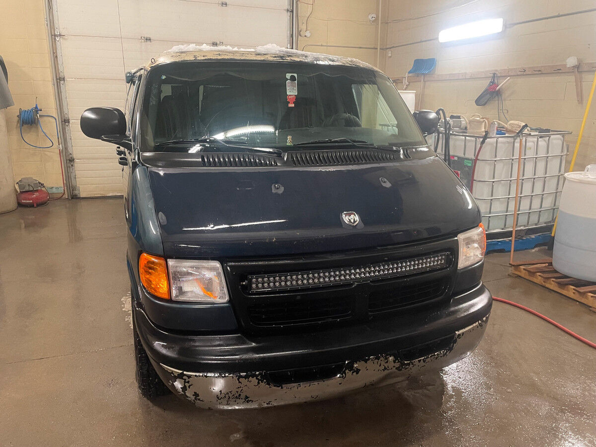 Dodge Ram Van