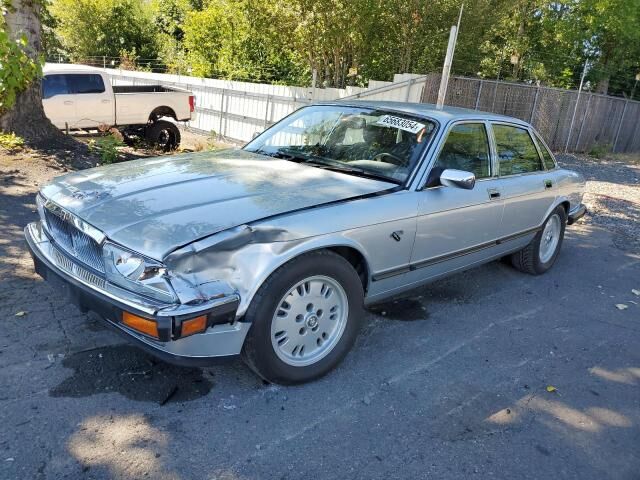 Jaguar XJ6