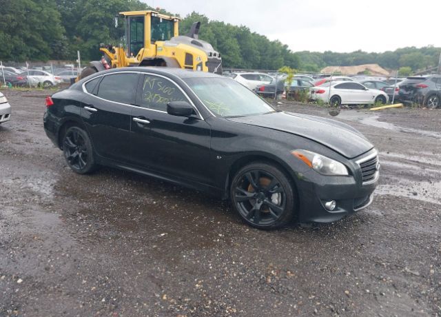 Infiniti Q70