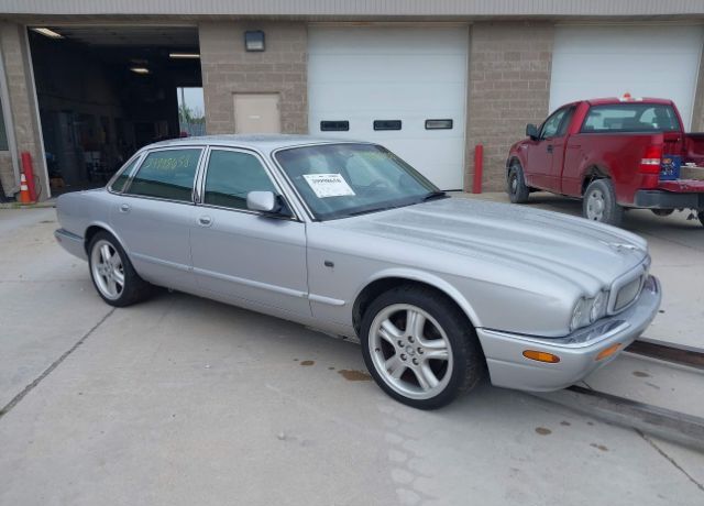 Jaguar XJ