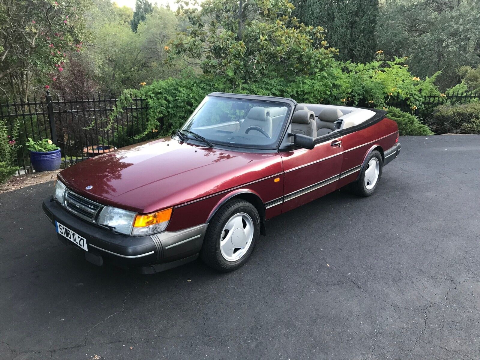 Saab 900