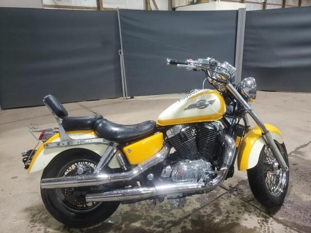 Honda VT1100C2 (SHADOW ACE)