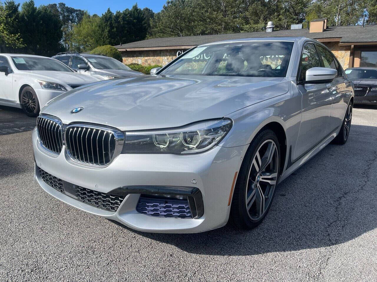 BMW 740i
