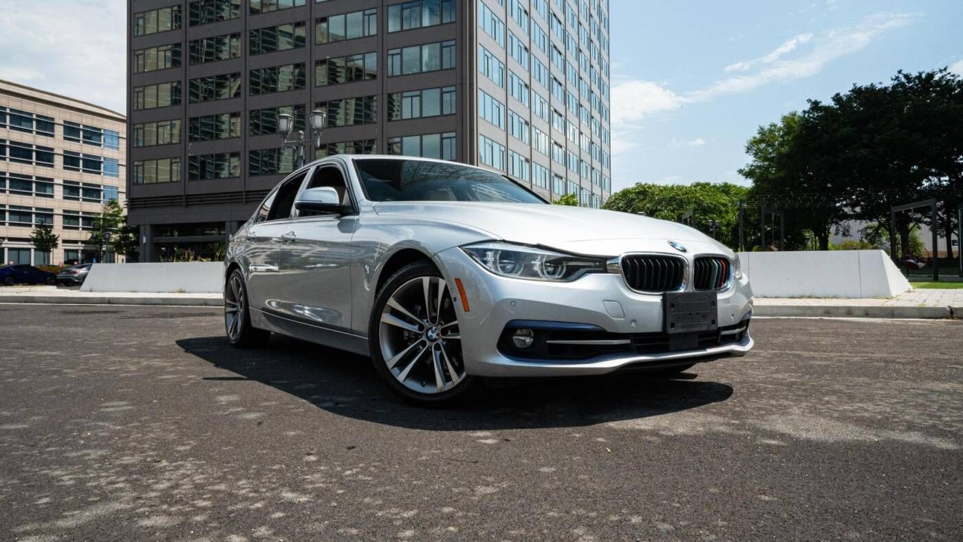 BMW 330e