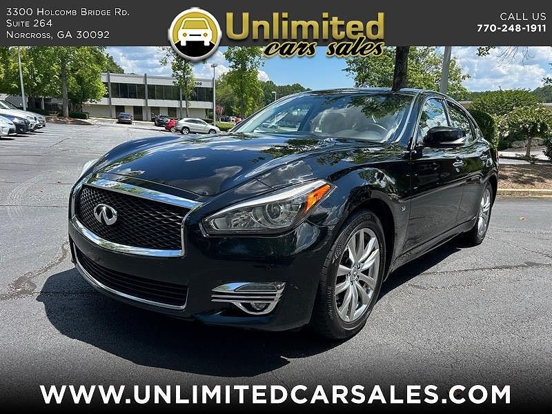 Infiniti Q70