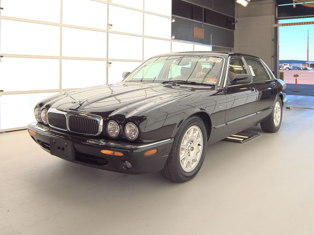 Jaguar XJ8