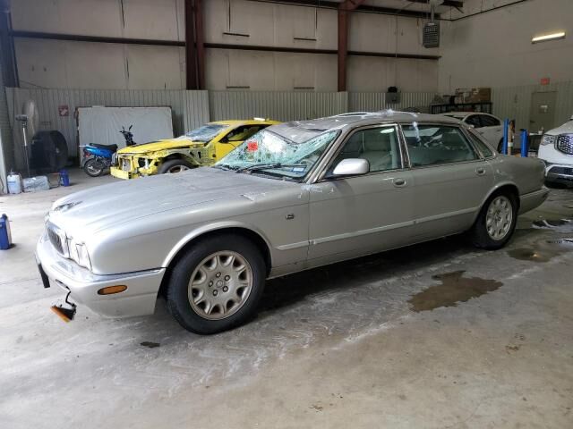 Jaguar XJ8