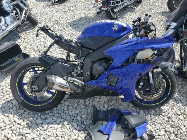 YAMAHA