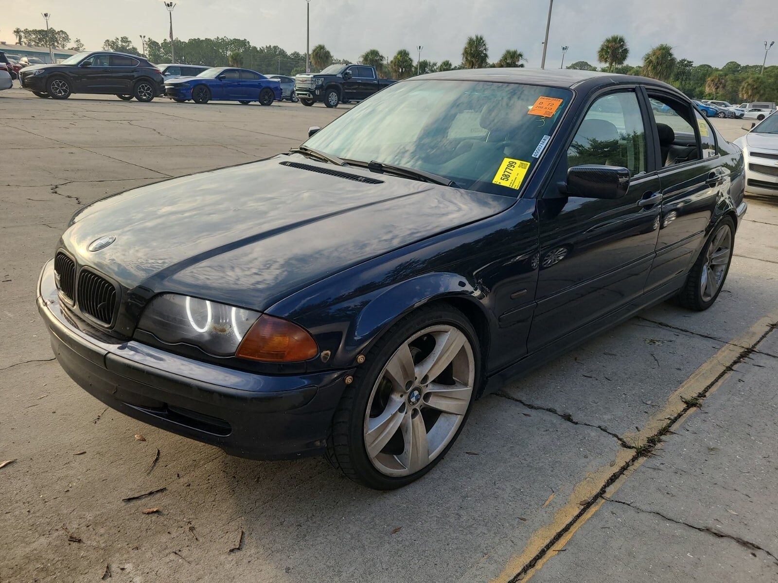 BMW 323i