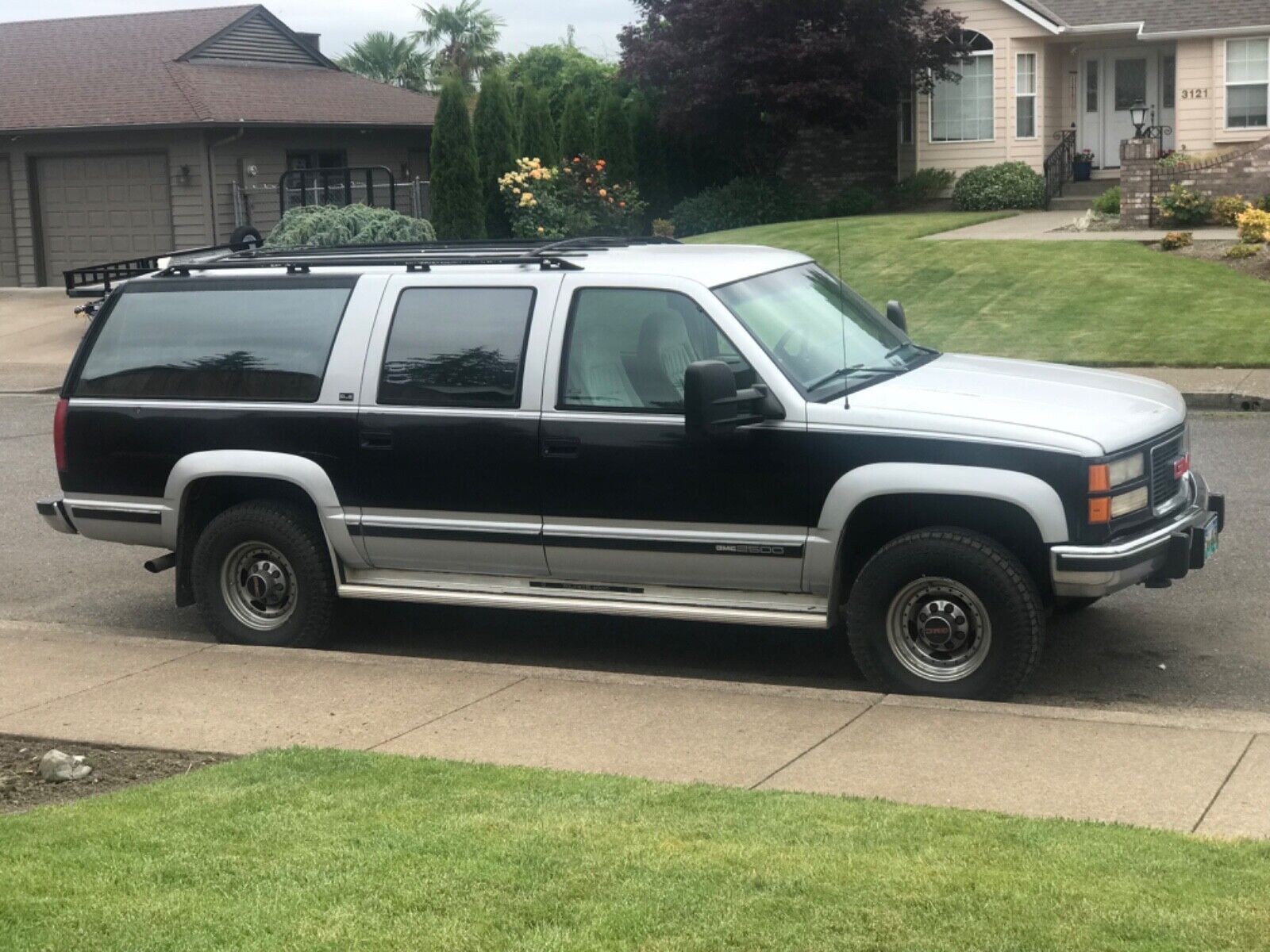 GMC Suburban