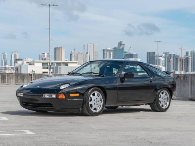 Porsche 928