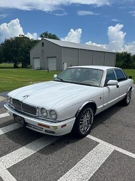 Jaguar XJ6