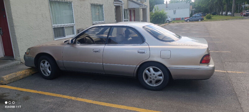 Lexus ES