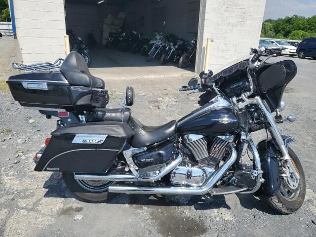 Suzuki VL1500 / VL1500T