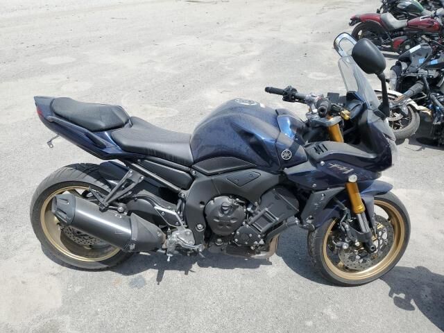 YAMAHA