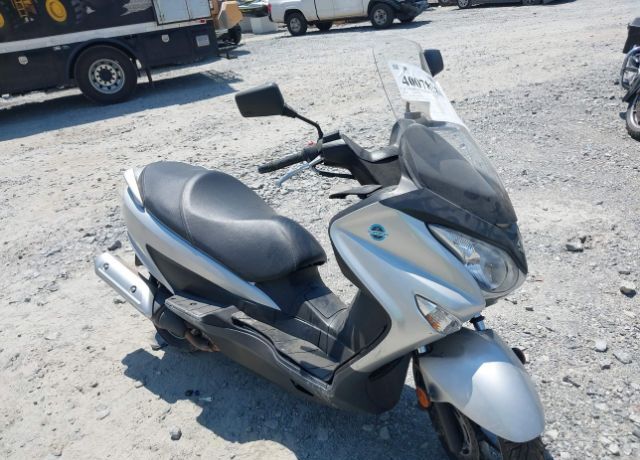 Suzuki UH200L