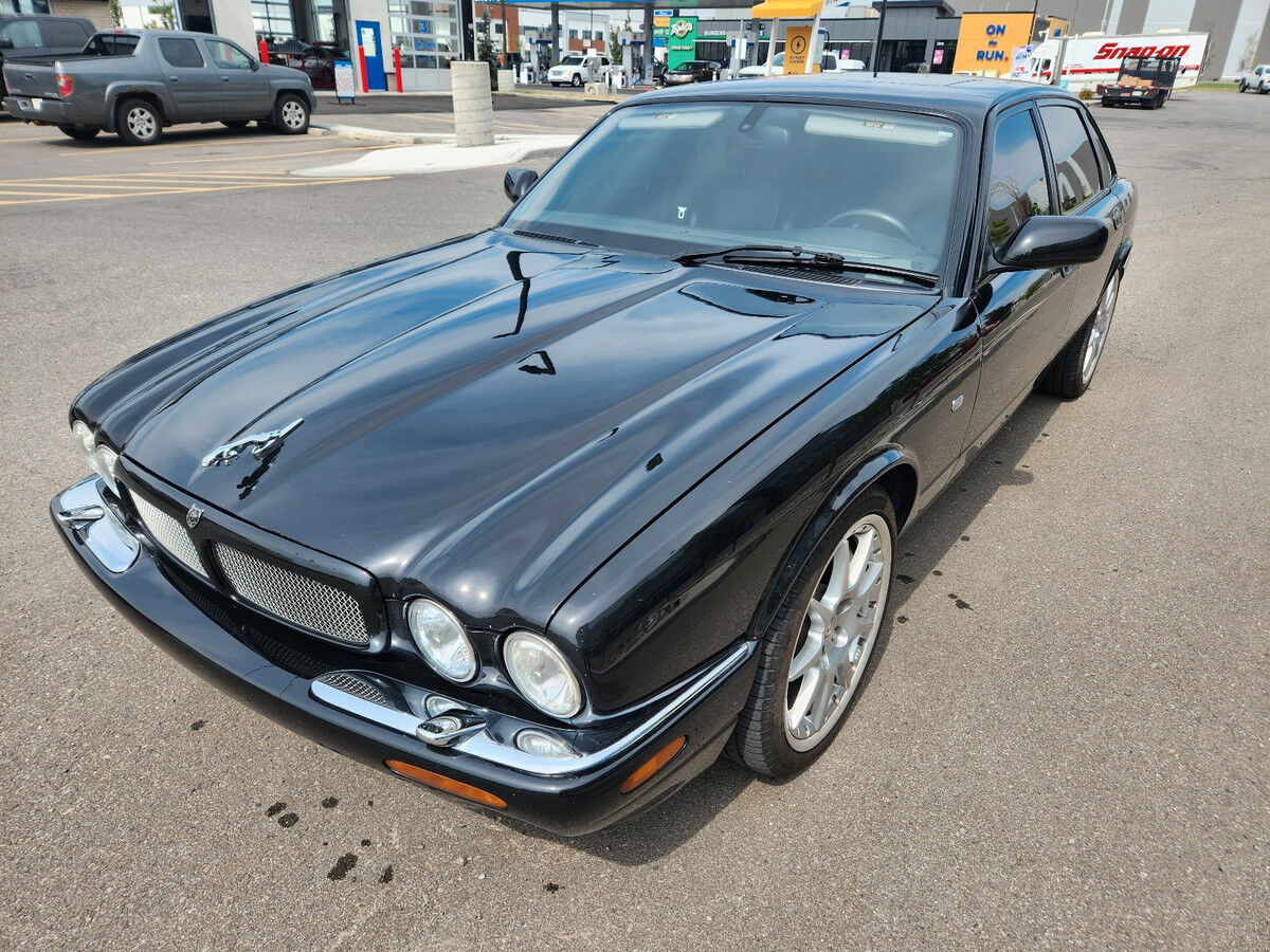 Jaguar XJR