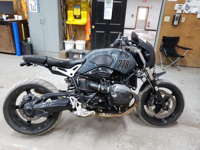 BMW R nineT