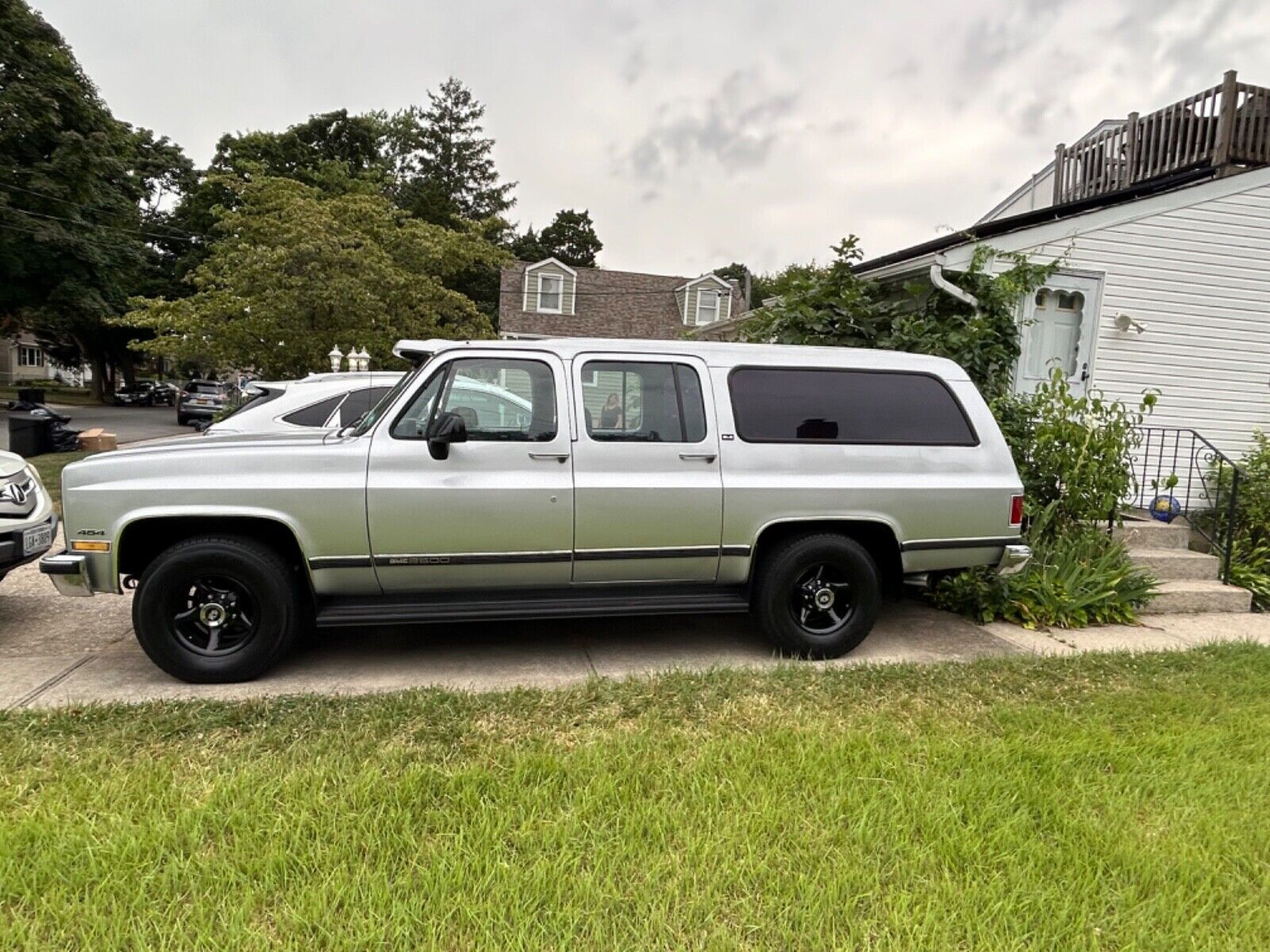 GMC Suburban