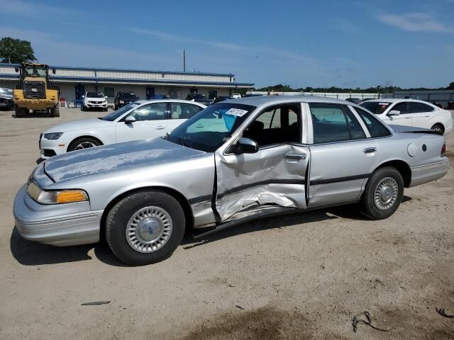 Ford Crown Victoria