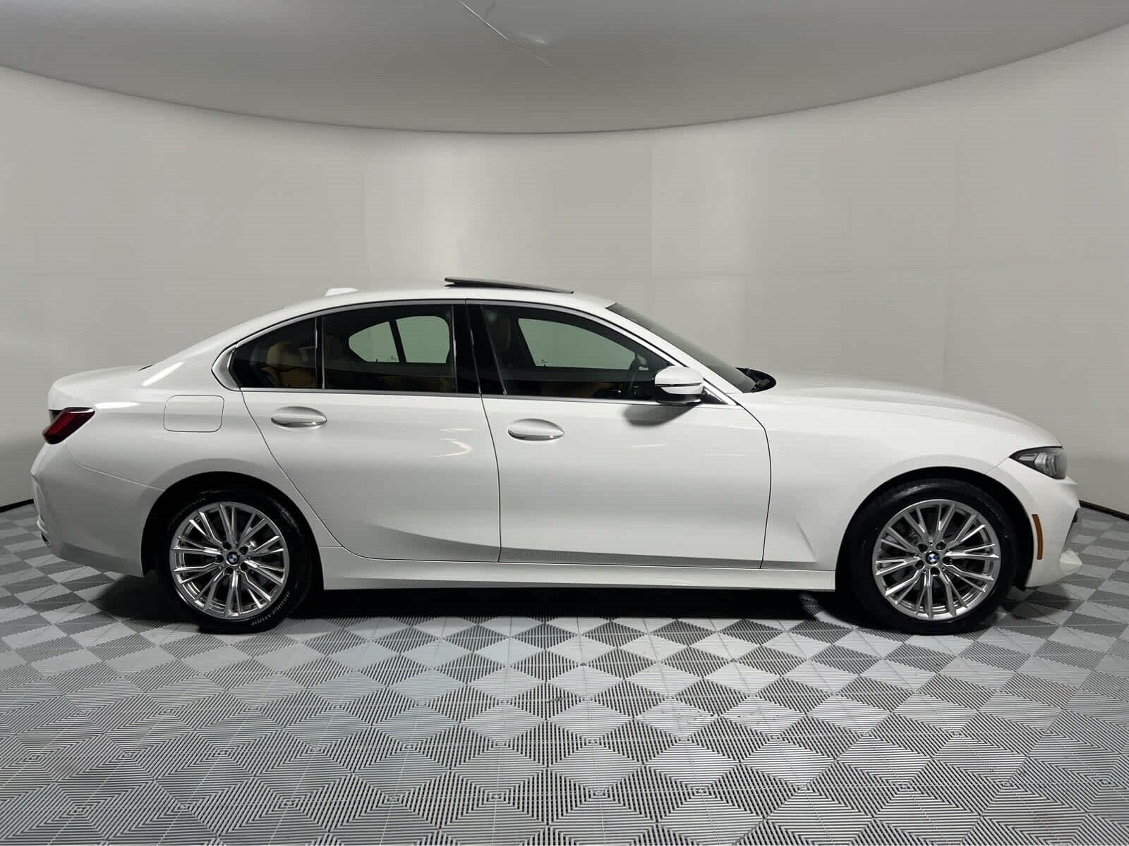 2024 BMW 330i