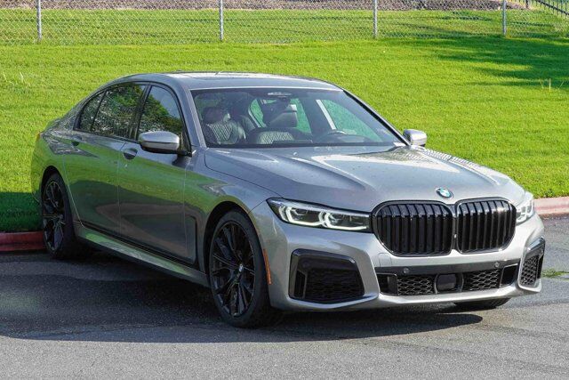2021 BMW 750i