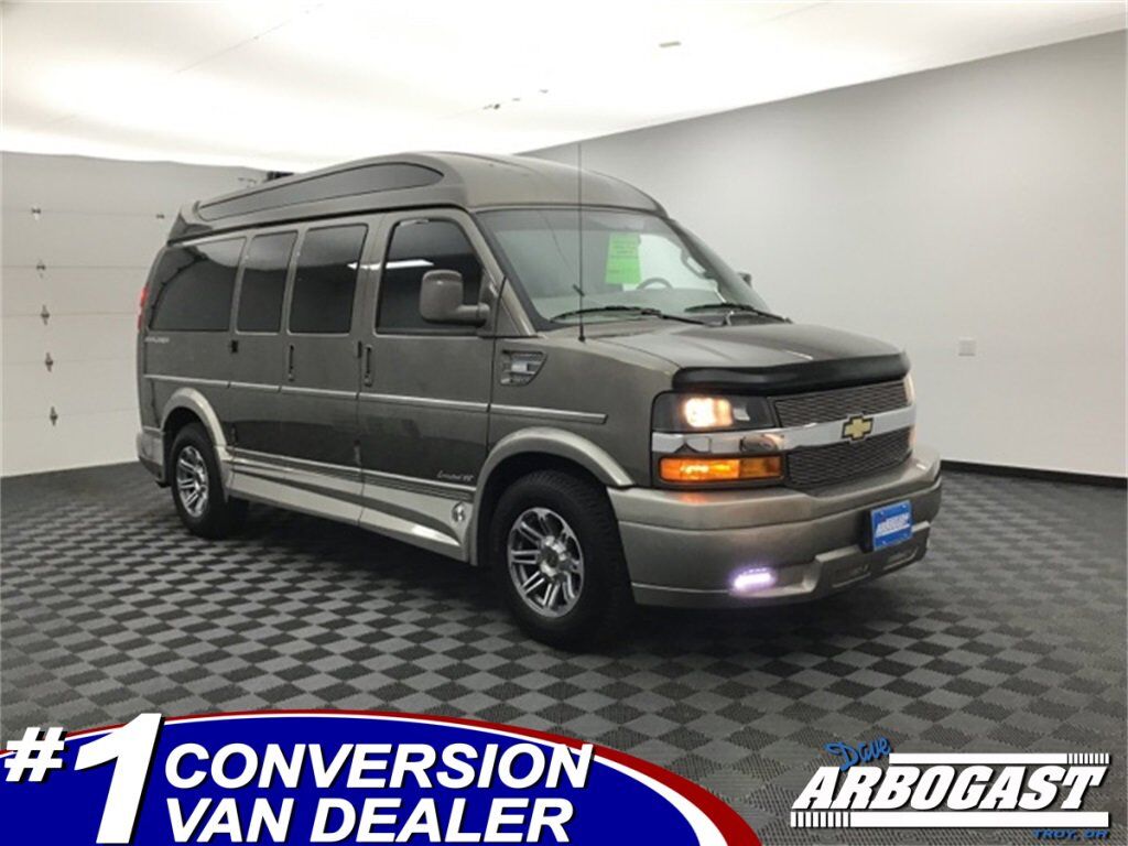 2023 CHEVROLET Express