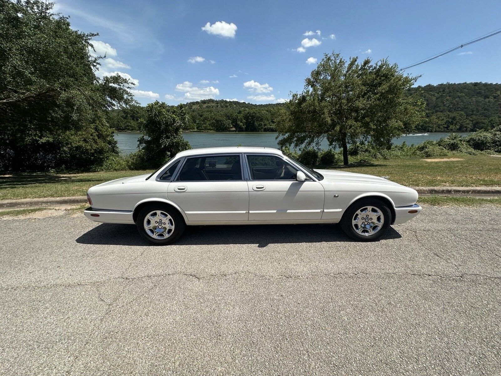 Jaguar XJ8