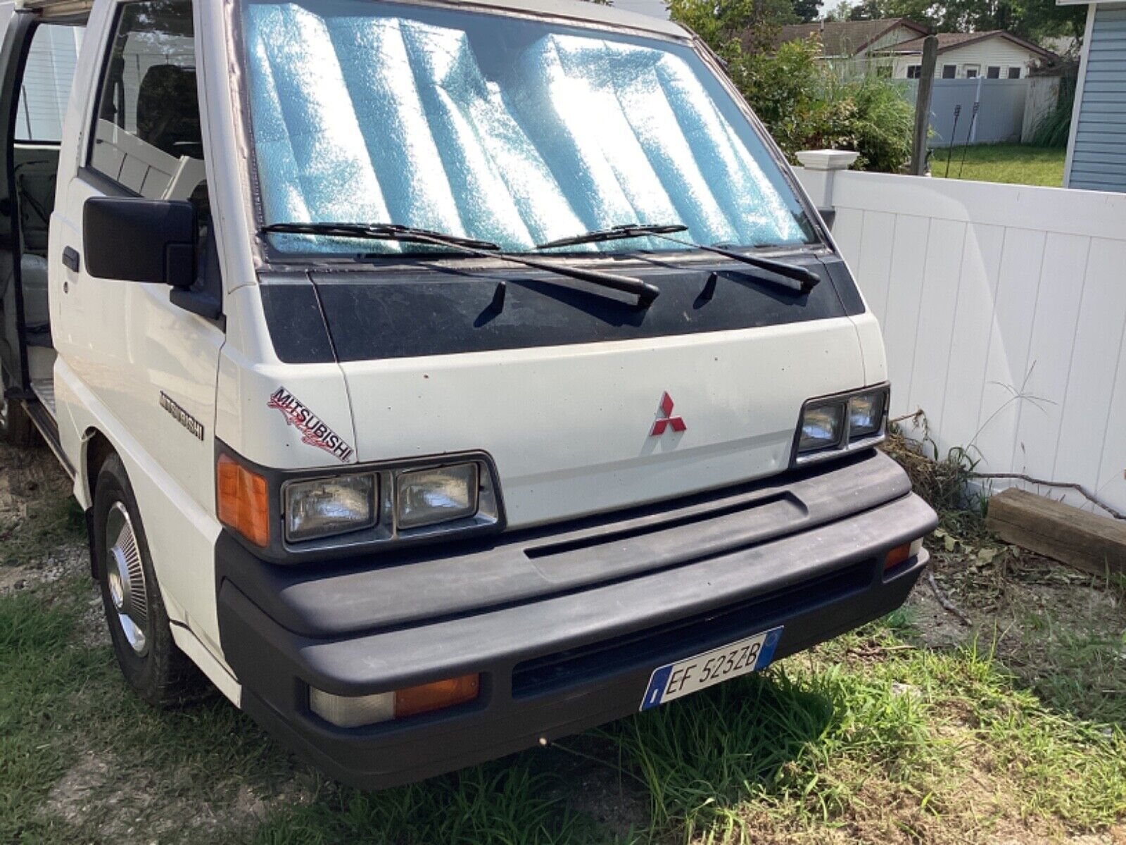 Mitsubishi Van