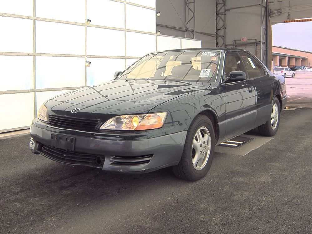 Lexus ES