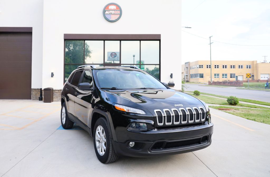 2017 JEEP Cherokee
