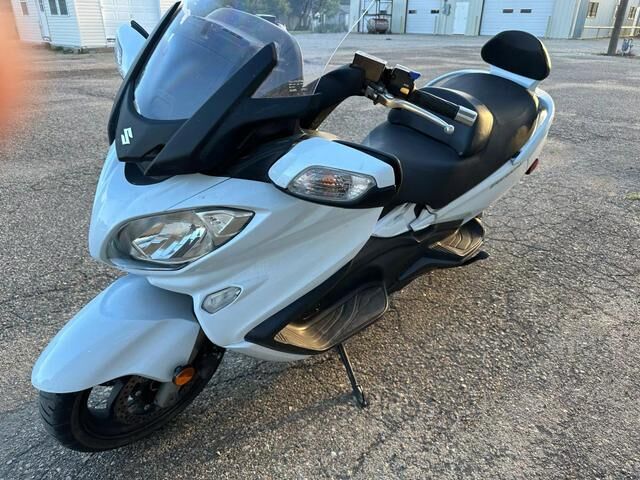 Suzuki AN650L