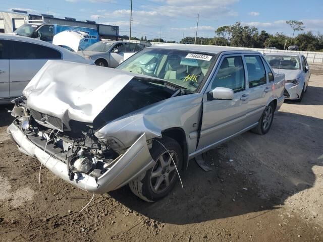 Volvo S70