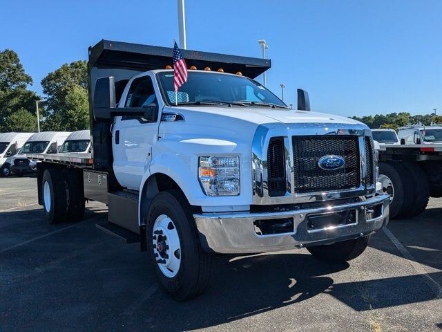 2025 FORD F-650