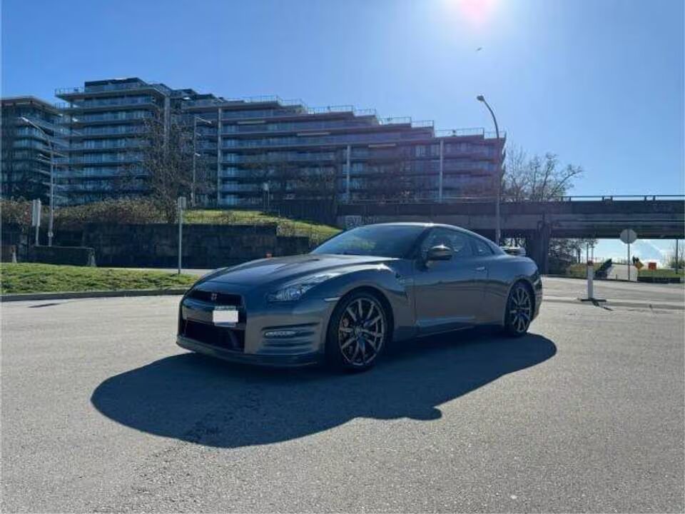 Nissan GT-R