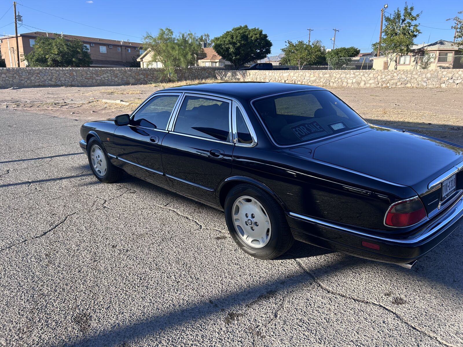 Jaguar XJ6