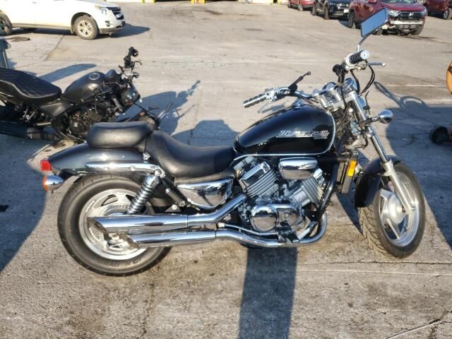 Honda VF750C (MAGNA)