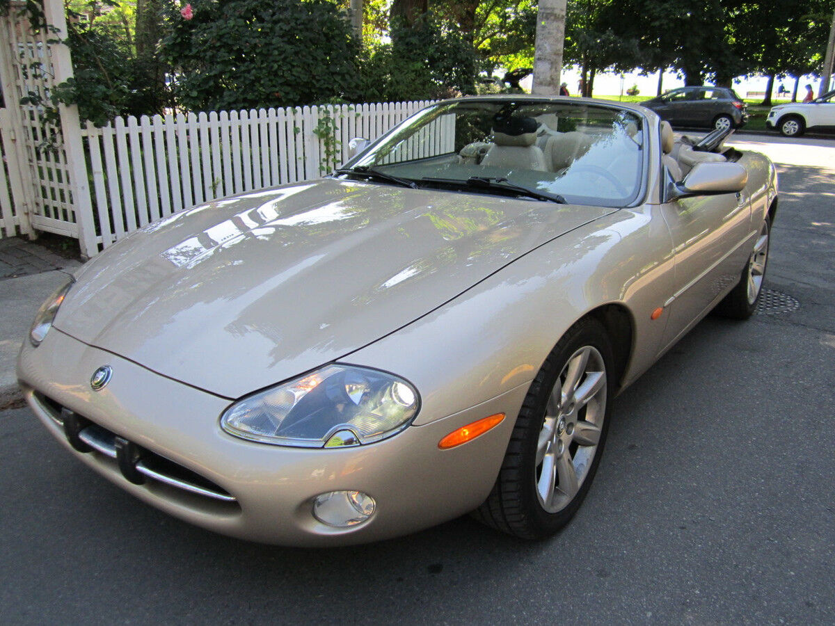 Jaguar XK8