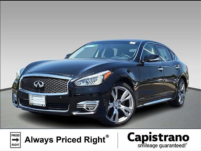 Infiniti Q70L