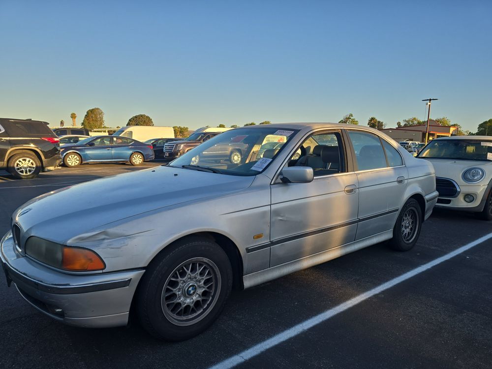 BMW 528i
