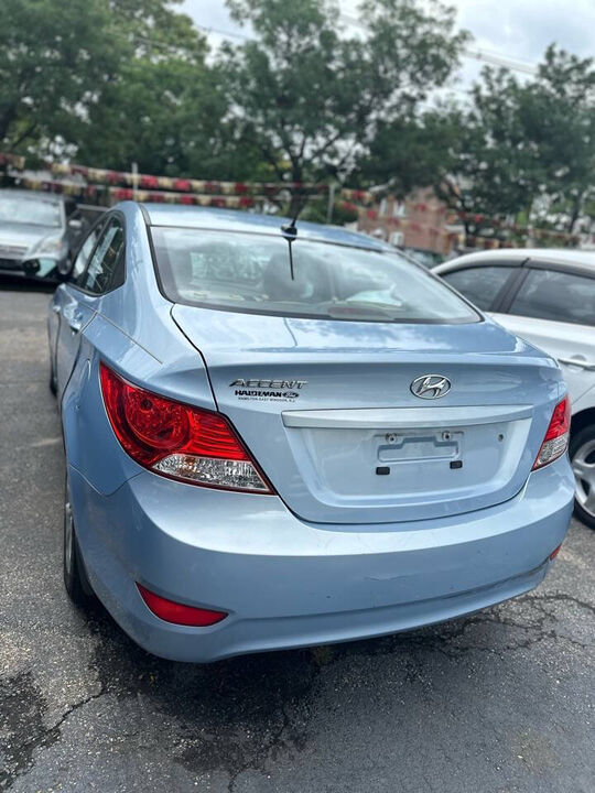 2013 HYUNDAI Accent