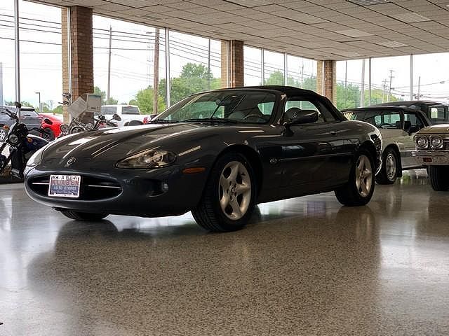 Jaguar XK8