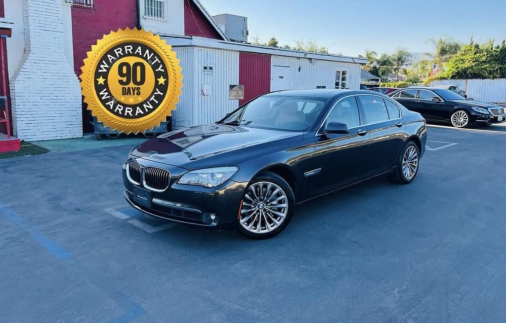 BMW 740i