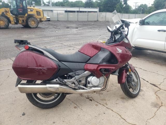 Honda NT700VA/NT700V