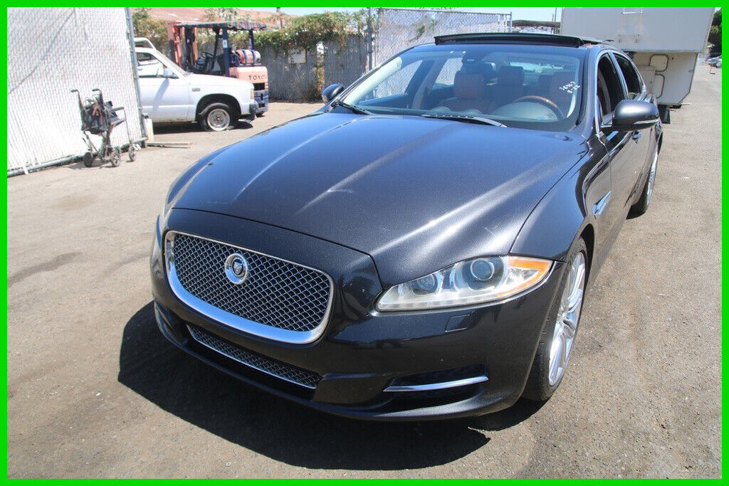 Jaguar XJ