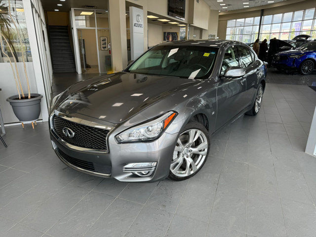 Infiniti Q70